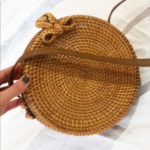 Straw shoulder bag